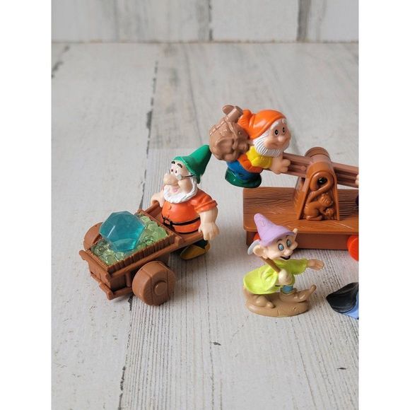 Disney evil queen doc dwarf Snow White playset princess Dopey toy figure - Picture 2 of 10